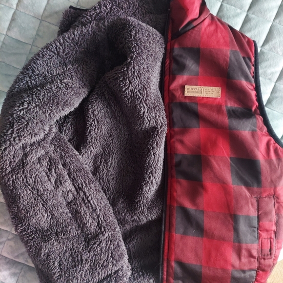 Buffalo David Bitton Reversible Puffer Fleece Vest Boys Size 8 Red and Black - Picture 5 of 7